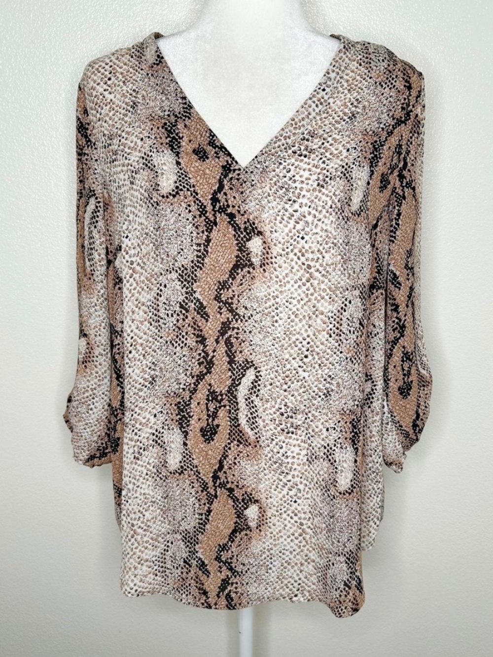 Daniel Rainn Womens Tan & White Snakeskin Print V-Neck Long Sleeve Top Blouse M